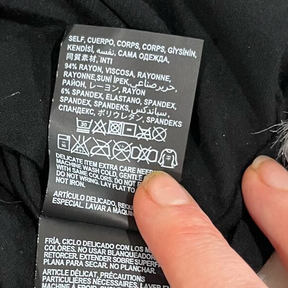 NEW Bebe Y2K Gold Studded Rock & Roll Heart Raw Edge Round Hem Scoop Neck Top XS - Picture 14 of 16